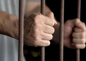 Tentativă de asasinat la comandă: Bărbat condamnat la 10 ani pentru că a vrut să-și ucidă fosta soție