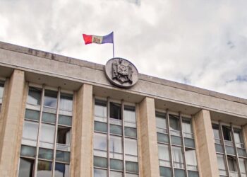 Critici la adresa autorităților, amenințare la adresa securității naționale! Guvernul Recean pregătește noi restricții pentru proteste