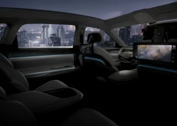 Primul producător auto lovit de tarifele lui Trump: 900 de angajați concediați și producție suspendată