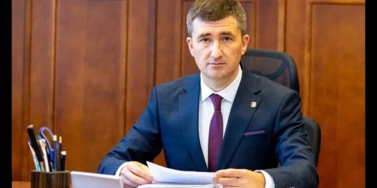 Ion Munteanu cere Curții Constituționale anularea legii scandaloase privind amnistia