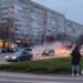 Un automobil a luat foc în plin trafic, la Ciocana: Imaginile, suprinse de pasagerii unui troleibuz