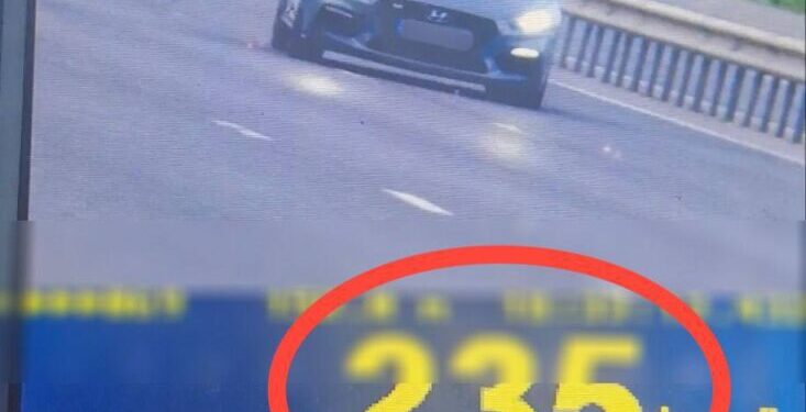 Șofer prins conducând cu 235 km/h pe traseul R-6, aproape de Stăuceni