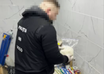 Grupare criminală destructurată în Chișinău: Doi membri reținuți pentru trafic de droguri