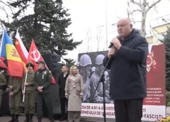 Marș solemn, moment de reculegere și depunere de flori. Blocul „Victorie” a adus un omagiu eroilor căzuți pentru eliberarea municipiului Orhei.