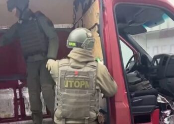 Microbuz cu numere moldovenești, reținut în Belarus cu cantitate mare de explozibili